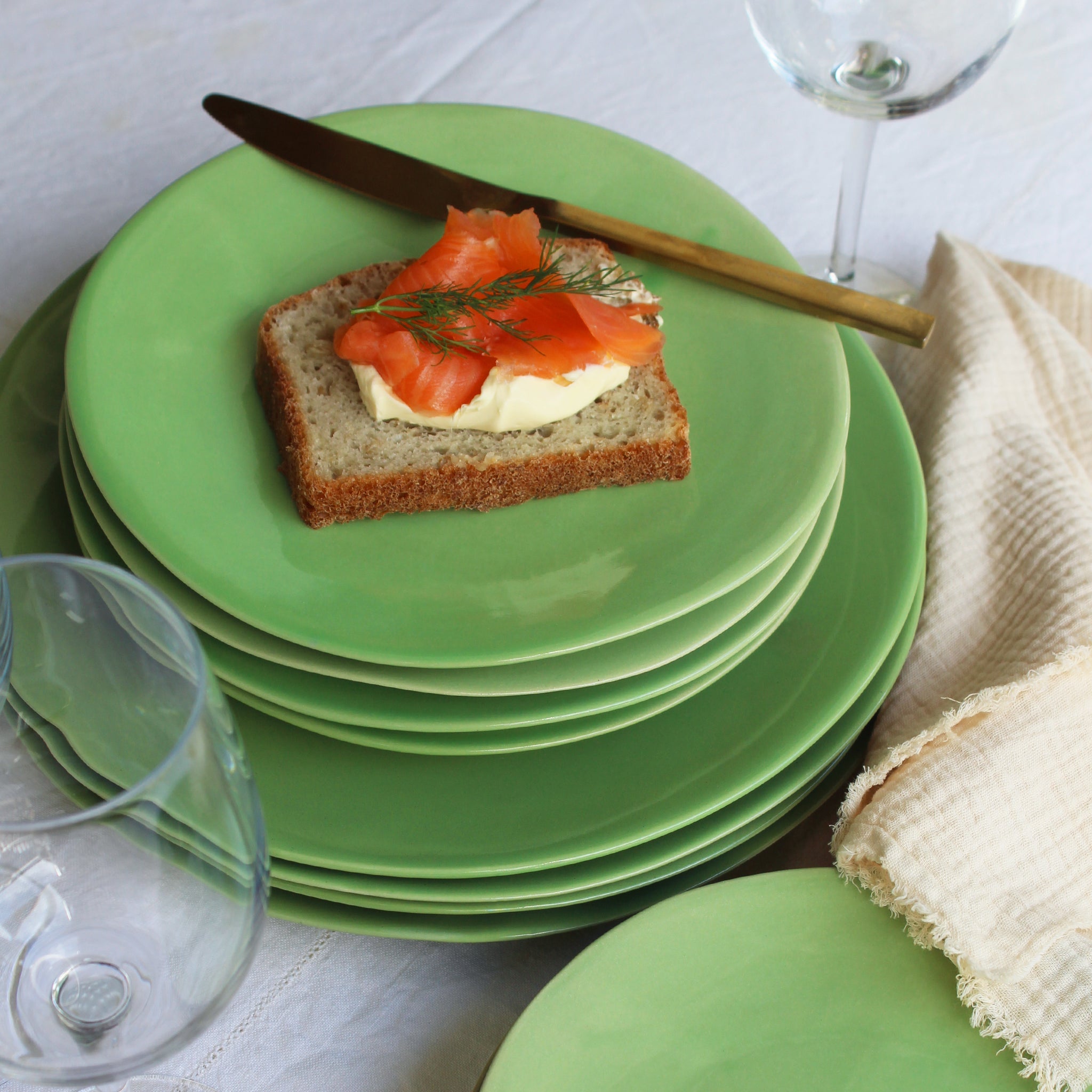 Medium Plate, set of 4