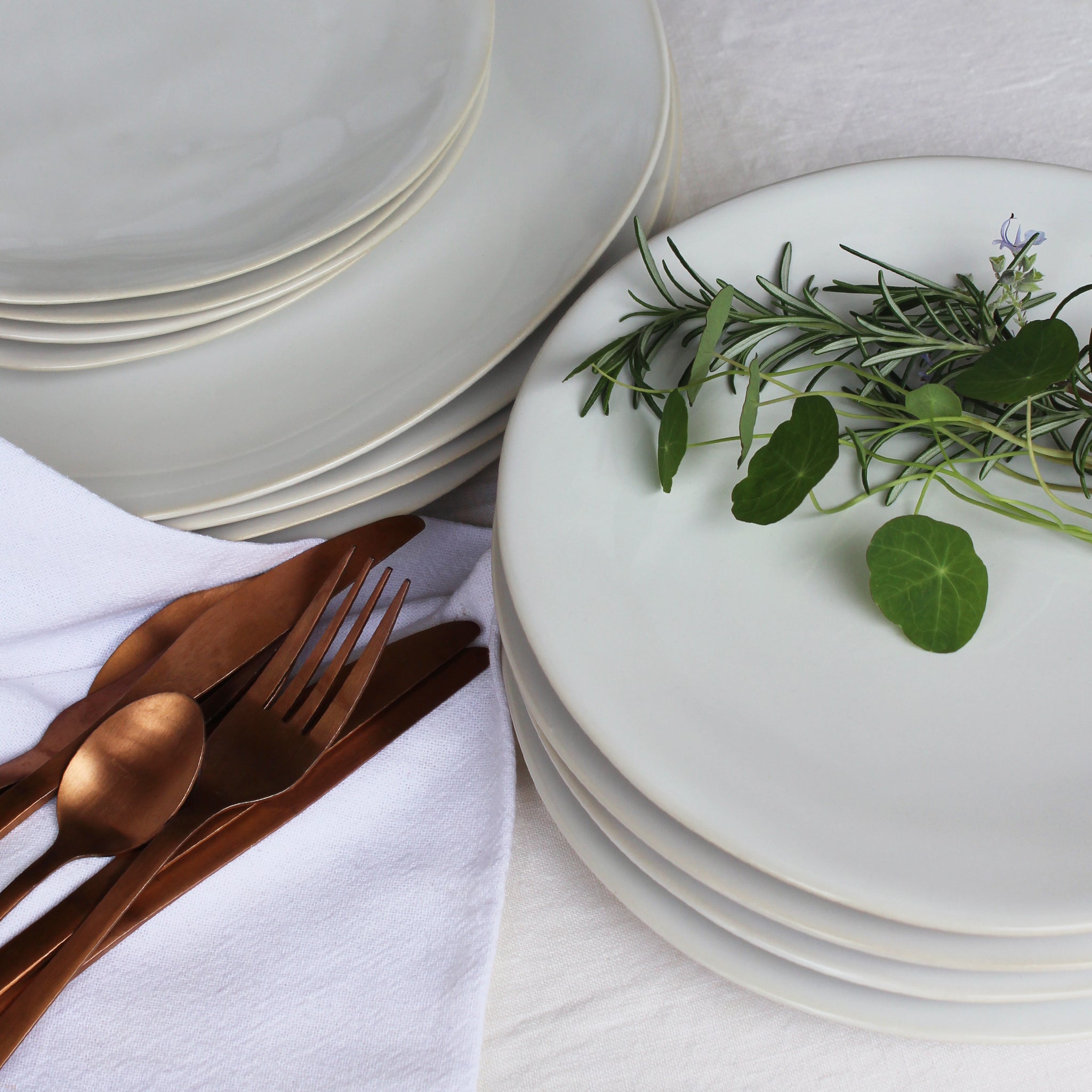 Medium Plate, set of 4