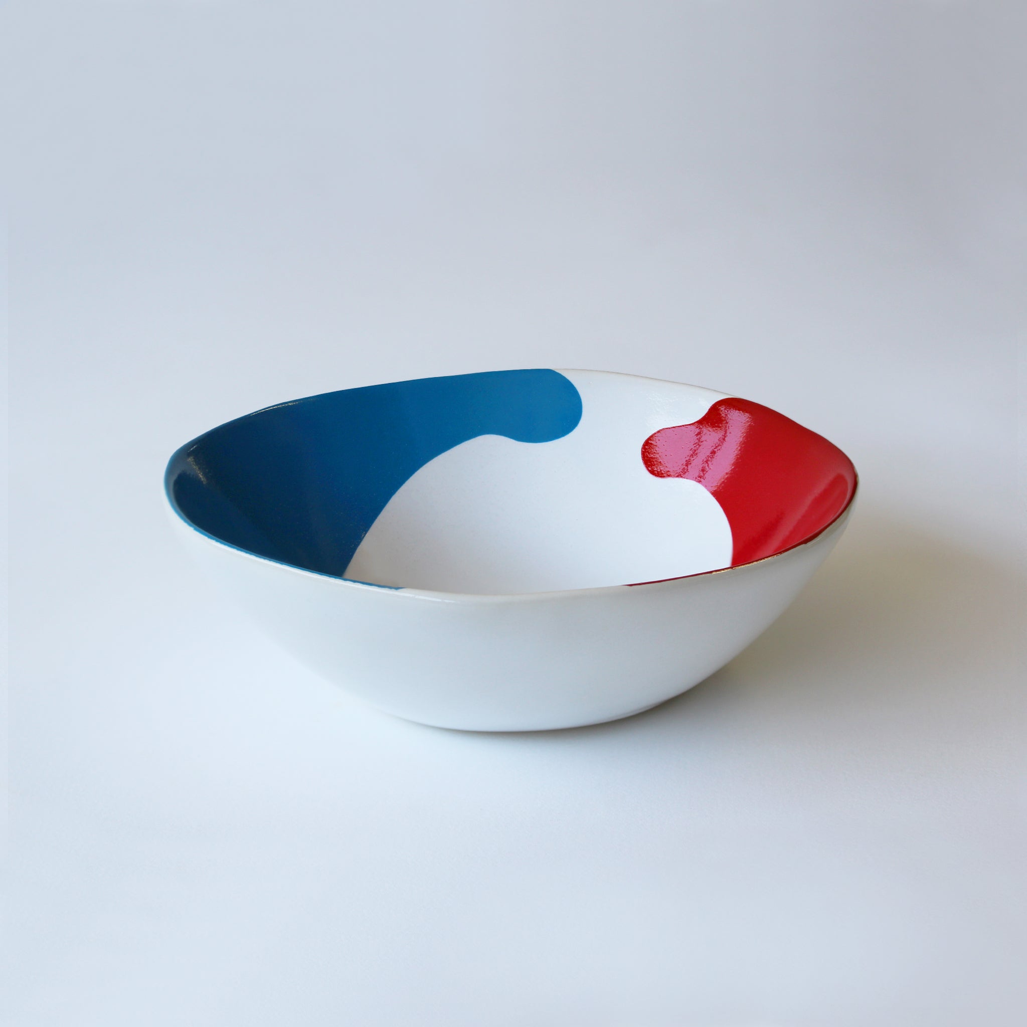 Gloss White WL Bowl accented with hand-applied sweeps of colour, set of 4