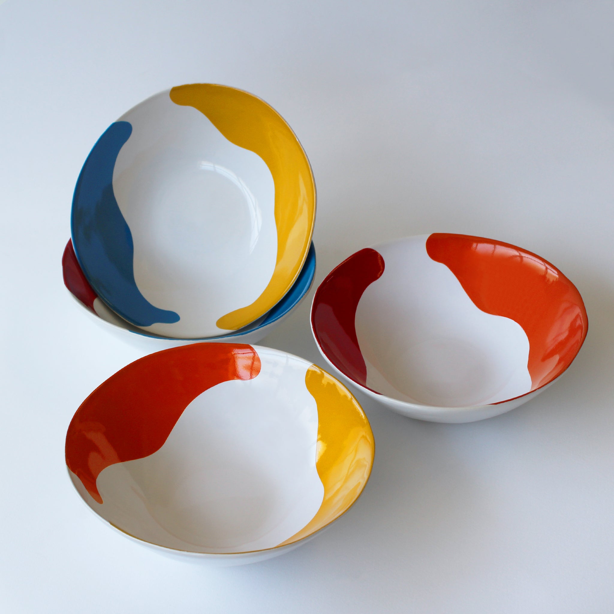 Gloss White WL Bowl accented with hand-applied sweeps of colour, set of 4